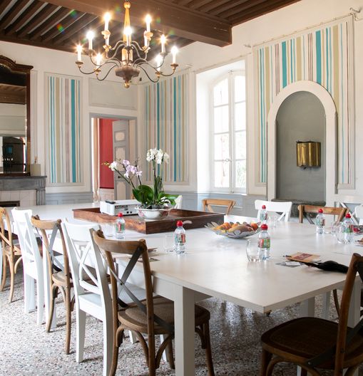 Grande salle de réception au rez de chaussée