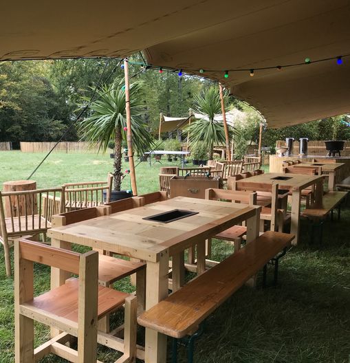 Installation de tables en extérieur